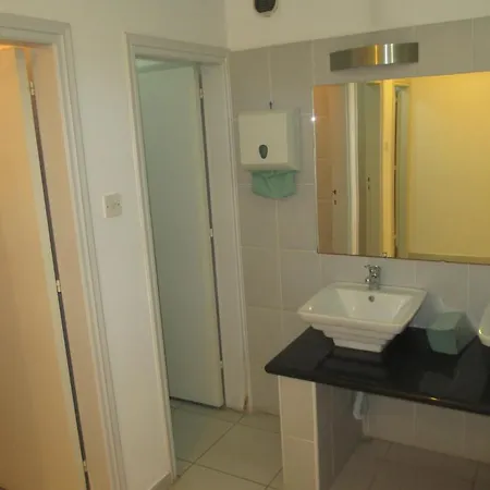 Ξενοδοχείο με διαμερίσματα Andries Πάφος