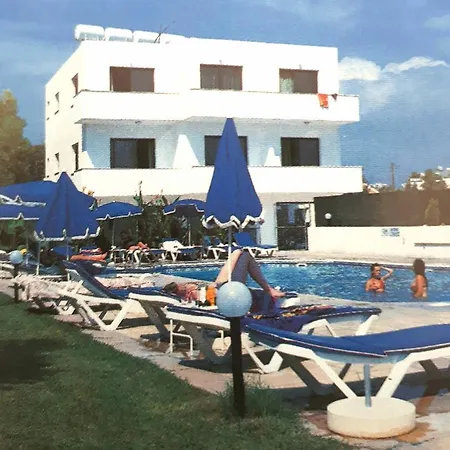 Ξενοδοχείο με διαμερίσματα Andries