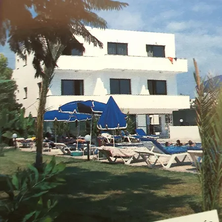 Andries Apartahotel