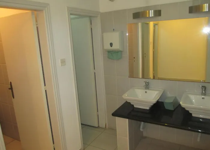 Apartahotel Andries Paphos