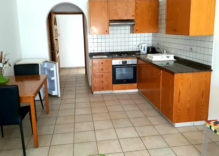 Apartahotel Andries Paphos