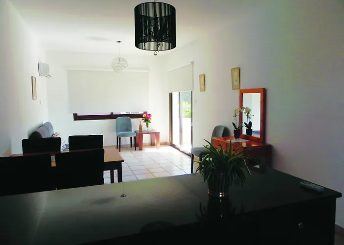 Andries Apartahotel 3*