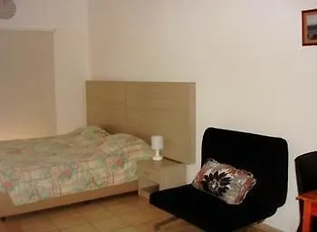 Andries מלון דירות 3*