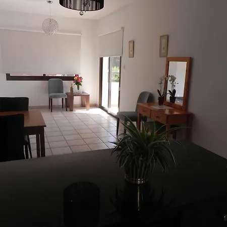 Andries מלון דירות 3*